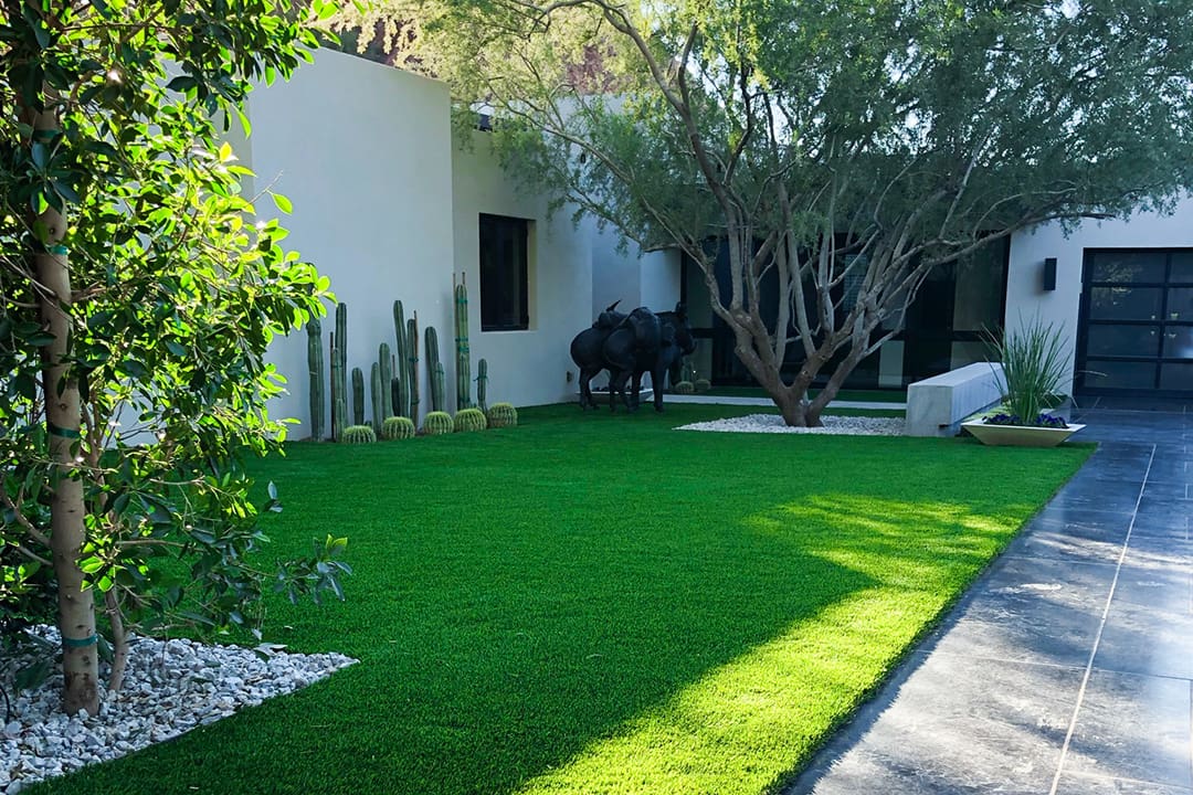 Your Guide To Choosing The Best Artificial Turf For Your Yard